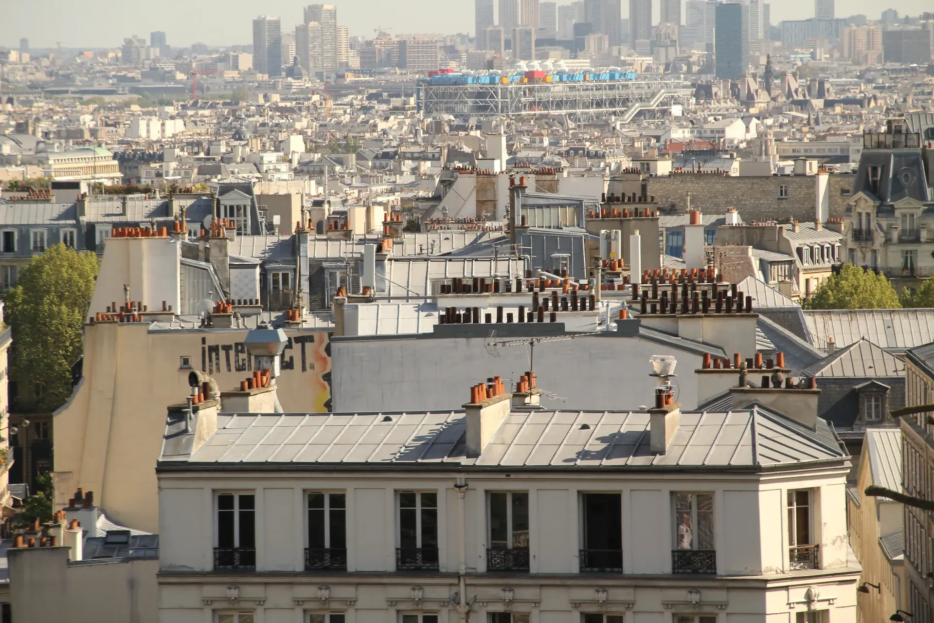 Toits et cheminées parisiennes